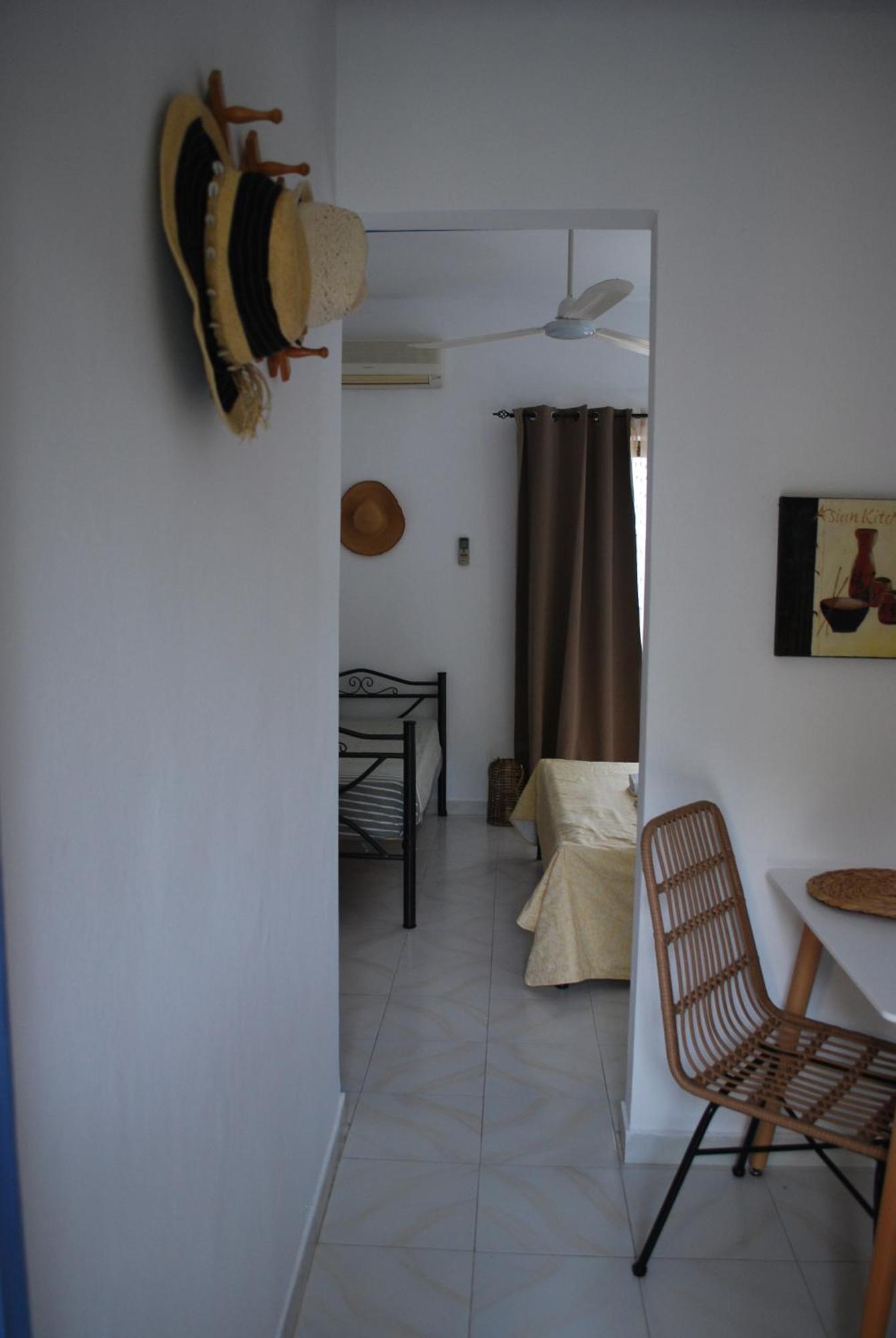 Sunset Rooms Agia Marina  Экстерьер фото